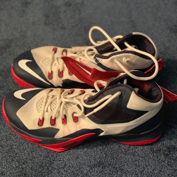 USA LeBron Soldiers - Picture 3 of 3